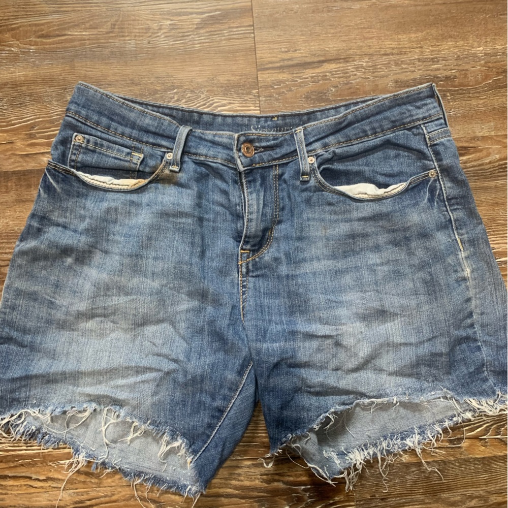 Signature Levi short